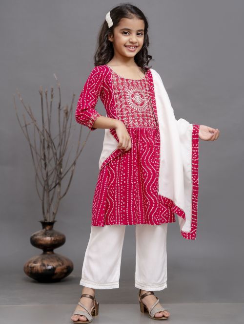 Girls Bandhani Printed Regular Thread Work Kurta With Pyjamas & Dupatta